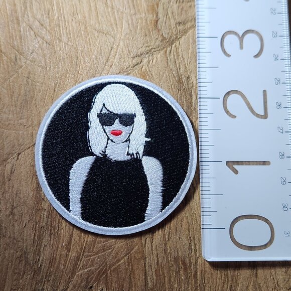 TAYLOR SWIFT Patch Taylor Swift Iron-on Patch Taylor Swift Embroidered Patch - Picture 1 of 1